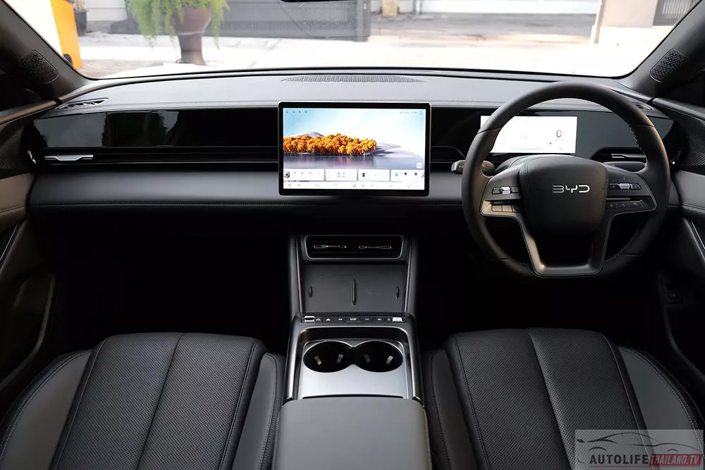 Khoang lái của BYD Seal 6