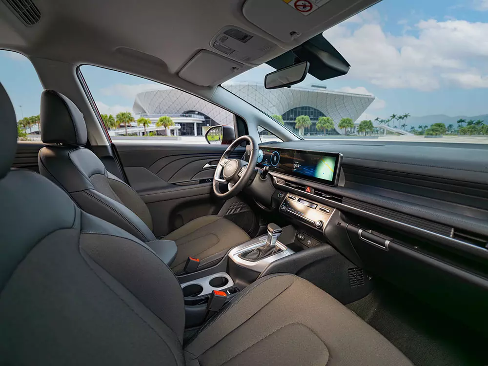 Hyundai Stargazer 2026 chính thức ra mắt Việt Nam, giá khởi điểm tăng mạnh - Ảnh 5.