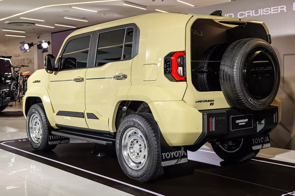 Cận cảnh Toyota Land Cruiser FJ phiên bản Legend với thiết kế nổi bật hơn - Ảnh 9.