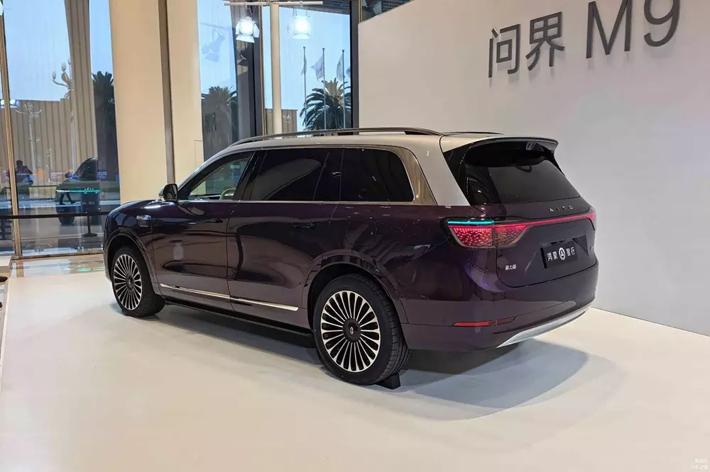 SUV cỡ lớn Aito M9 của Huawei chính thức được bán ra thị trường, có chế độ máy bay như điện thoại - Ảnh 10. SUV cỡ lớn Aito M9 của Huawei chính thức được bán ra thị trường, có chế độ máy bay như điện thoại - Ảnh 10.
