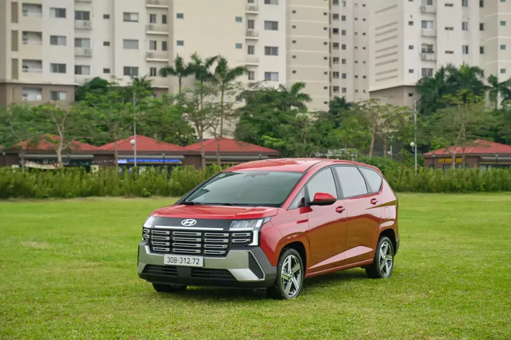 Hyundai Stargazer 2026: Hầm hố như SUV, rộng rãi, nhiều trang bị và quan trọng là vẫn rẻ Hyundai Stargazer 2026: Hầm hố như SUV, rộng rãi, nhiều trang bị và quan trọng là vẫn rẻ