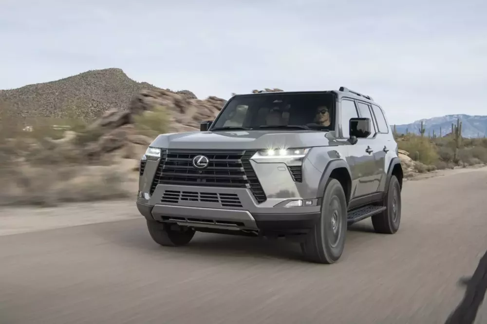 SUV hạng sang Lexus GX được xác nhận sắp có thêm phiên bản hybrid mới giống Toyota Land Cruiser - Ảnh 1.