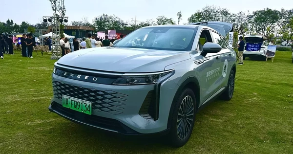 SUV hạng trung Omoda C9 2027 trình làng với nội thất “4 không”, chạy 120 km không cần xăng