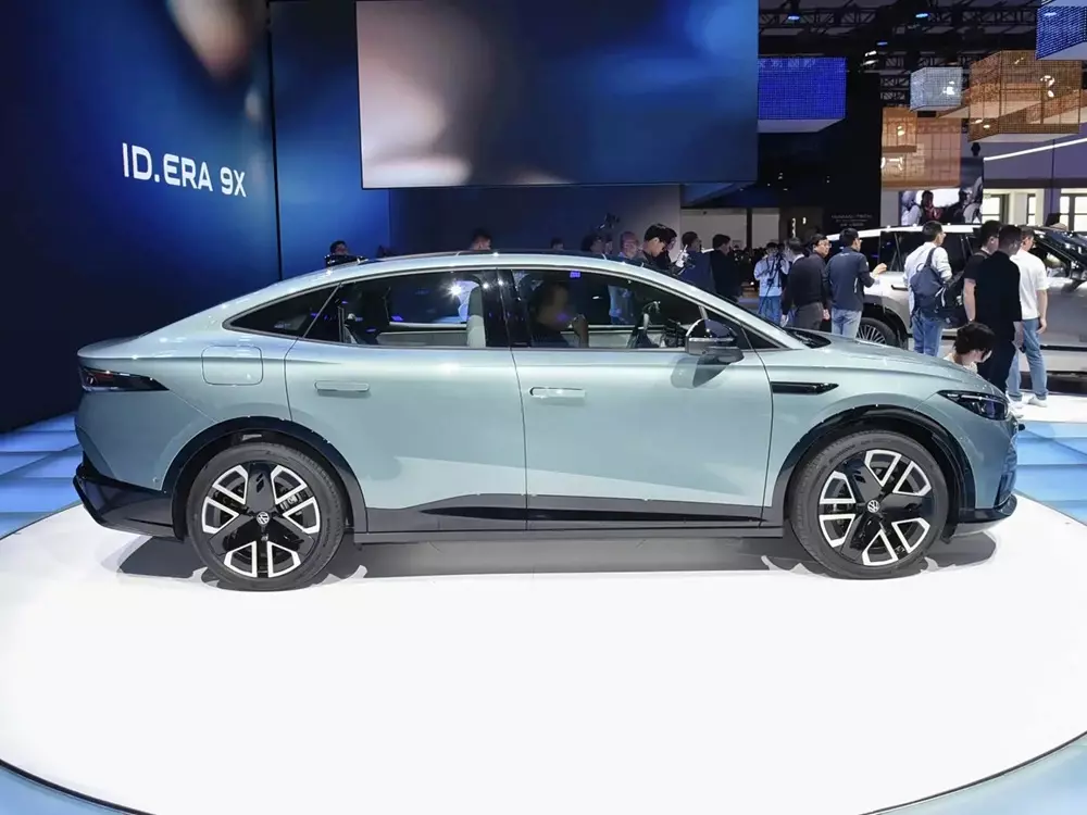 Volkswagen ID. Unyx 07 sở hữu thiết kế lai coupe mượt mà Volkswagen ID. Unyx 07 sở hữu thiết kế lai coupe mượt mà
