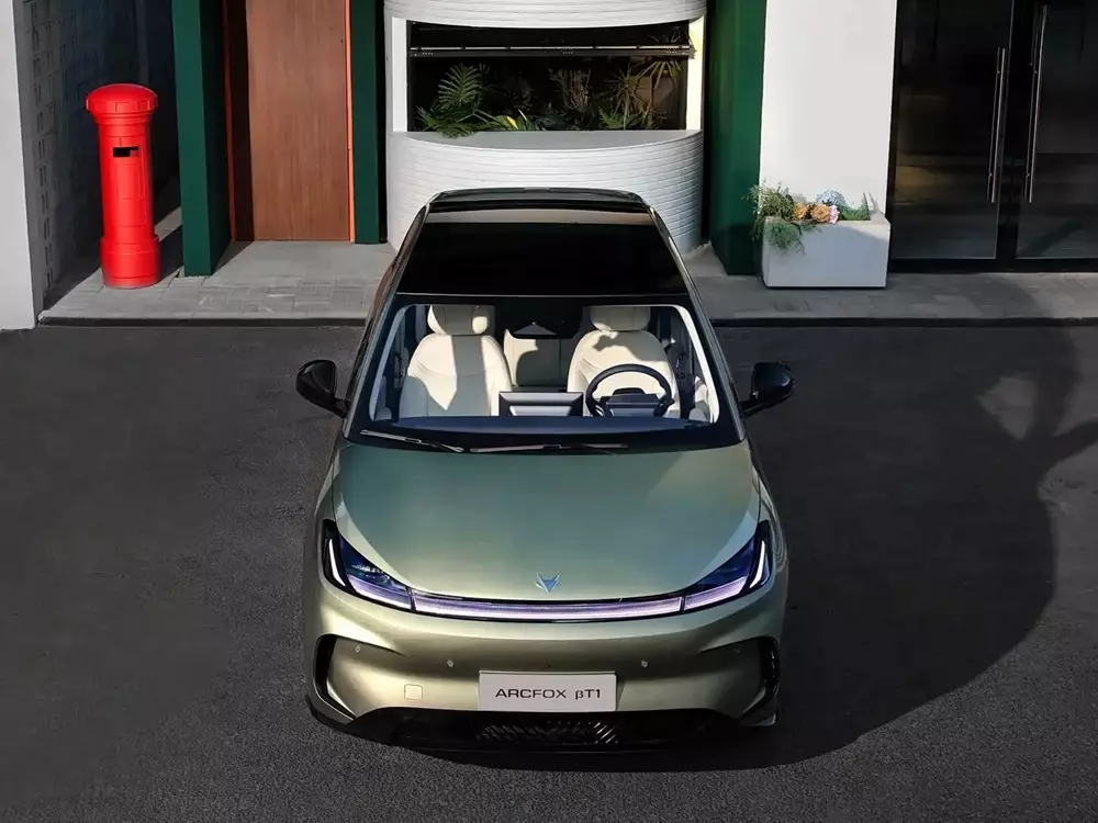 BAIC vén màn đối thủ của xe bán chạy như tôm tươi Geely EX2 - Ảnh 2. BAIC vén màn đối thủ của xe bán chạy như tôm tươi Geely EX2 - Ảnh 2.
