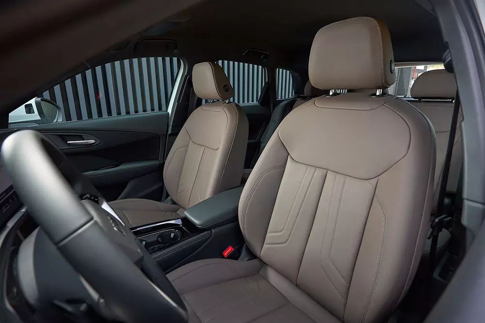 SUV hạng sang cỡ nhỏ Audi Q3 2026 được giới thiệu ở Việt Nam, giá cao hơn đối thủ BMW X1 sắp ra mắt - Ảnh 10. SUV hạng sang cỡ nhỏ Audi Q3 2026 được giới thiệu ở Việt Nam, giá cao hơn đối thủ BMW X1 sắp ra mắt - Ảnh 10.