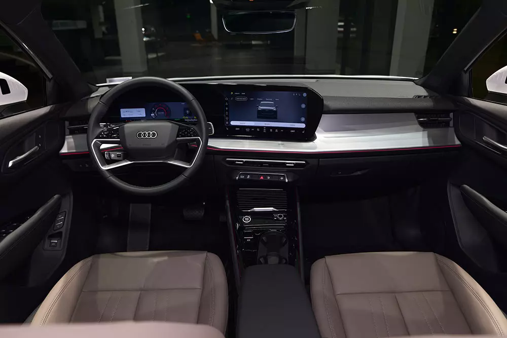 SUV hạng sang cỡ nhỏ Audi Q3 2026 được giới thiệu ở Việt Nam, giá cao hơn đối thủ BMW X1 sắp ra mắt - Ảnh 7. SUV hạng sang cỡ nhỏ Audi Q3 2026 được giới thiệu ở Việt Nam, giá cao hơn đối thủ BMW X1 sắp ra mắt - Ảnh 7.