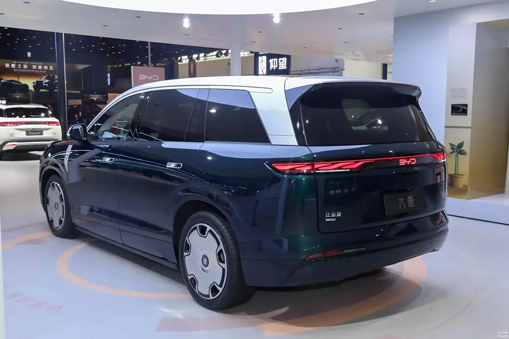 SUV cỡ lớn BYD Datang chính thức được bán ra thị trường, có thể chạy 950 km và sạc nhanh như chớp - Ảnh 6. SUV cỡ lớn BYD Datang chính thức được bán ra thị trường, có thể chạy 950 km và sạc nhanh như chớp - Ảnh 6.