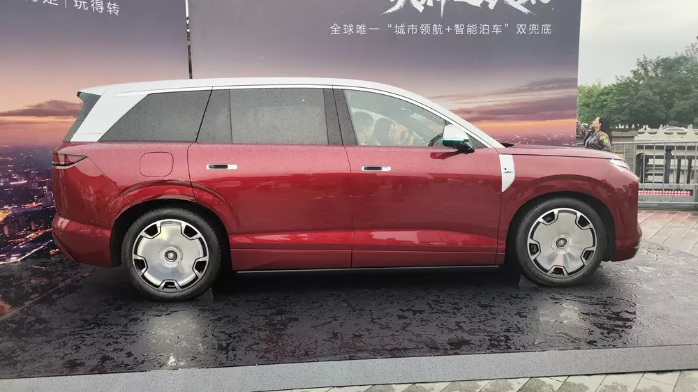 SUV cỡ lớn BYD Datang chính thức được bán ra thị trường, có thể chạy 950 km và sạc nhanh như chớp - Ảnh 4. SUV cỡ lớn BYD Datang chính thức được bán ra thị trường, có thể chạy 950 km và sạc nhanh như chớp - Ảnh 4.