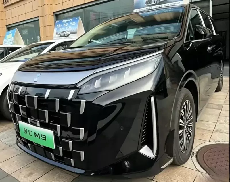 byd-linghui-m9-1-18e1 Phiên bản chạy dịch vụ với giá rẻ hơn của BYD M9 cập bến đại lý, chờ ngày bán ra - Ảnh 5.