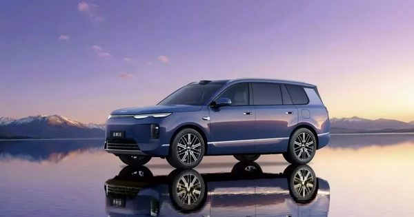 SUV cỡ lớn BYD Sealion 08 được trang bị pin nặng tới 810 kg, phạm vi hoạt động 900 km