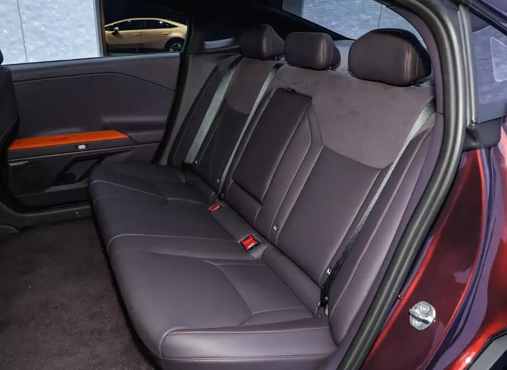 Hyundai Ioniq V - xe điện Hàn Quốc với thiết kế như Lamborghini - lộ thêm thông số, chạy tối đa 650 km sau 1 lần sạc - Ảnh 5.