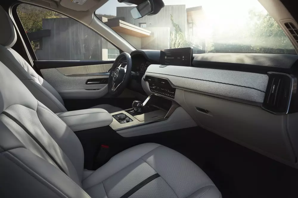 Khoang lái của Mazda CX-90 Khoang lái của Mazda CX-90
