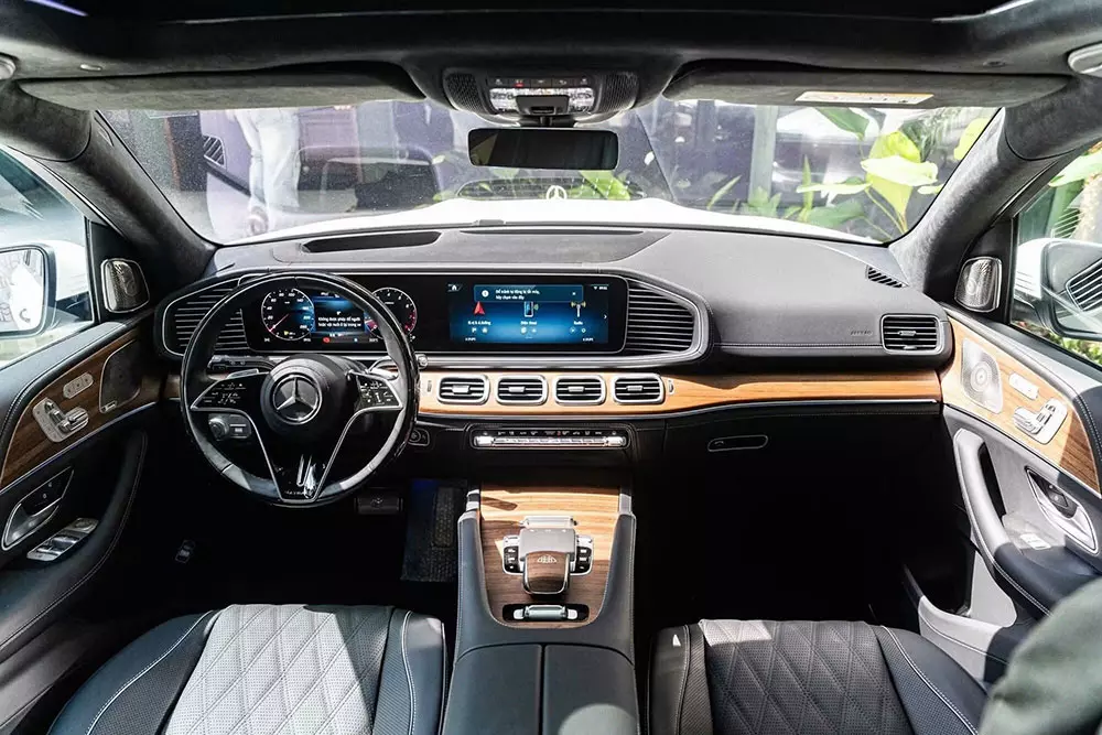 mercedes-maybach-gls-480-4matic-2027-5-5860 Ngắm hình ảnh "bằng xương, bằng thịt" của Mercedes-Maybach GLS 480 4Matic 2027 mới ra mắt Việt Nam - Ảnh 7.