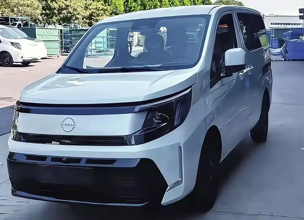 Khu vực đầu xe của Nissan NV200 2027 đã được thổi làn gió mới Khu vực đầu xe của Nissan NV200 2027 đã được thổi làn gió mới