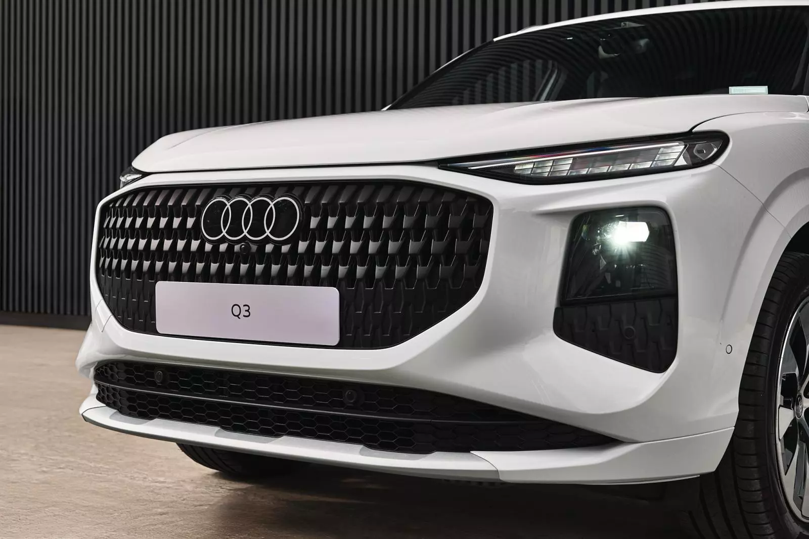 Chi tiết diện mạo mới và nâng cấp công nghệ Audi Q3 2026 hơn 2 tỷ đồng tại Việt Nam - Ảnh 4. Chi tiết diện mạo mới và nâng cấp công nghệ Audi Q3 2026 hơn 2 tỷ đồng tại Việt Nam - Ảnh 4.
