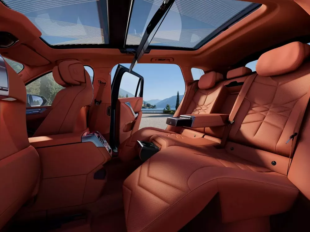 BMW X5 L và iX5 L 2026 có thêm hàng ghế sau mới