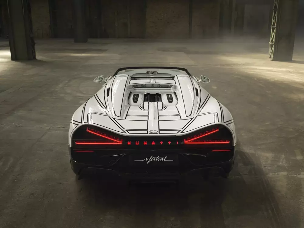 bugatti-w16-mistral-blanc-eternel-4-8757 Giá bán và chủ nhân của Bugatti W16 Mistral Blanc Éternel không được hé lộ