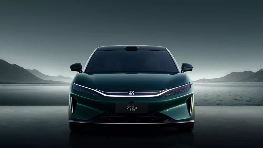 byd-da-han-4-6eab Cận cảnh khu vực phía trước của BYD Da Han