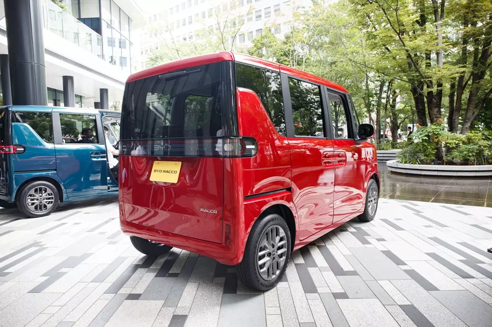 byd-racco-11-3f3f "Xe hộp diêm" BYD Racco ra mắt với giá niêm yết thấp nhất phân khúc nhưng giá lăn bánh lại cao nhất - Ảnh 4.