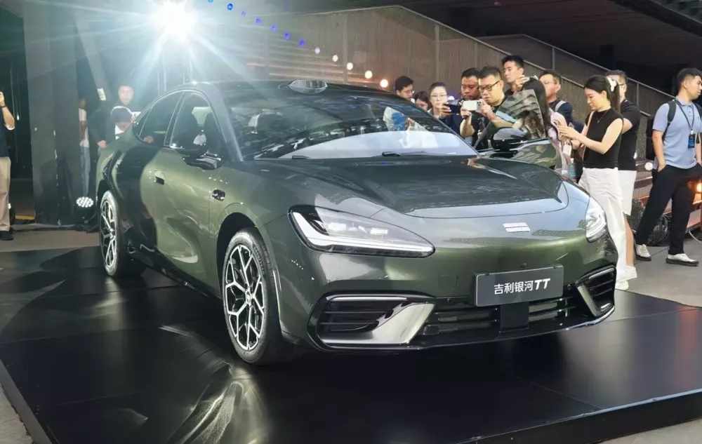 geely-galaxy-tt-cac0 Geely Galaxy TT ra mắt, sở hữu thiết kế gợi nhớ Xiaomi SU7