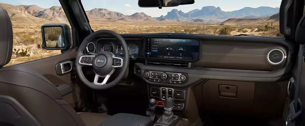Khoang lái của Jeep Wrangler Laredo