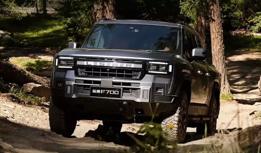 Một mẫu xe bán tải mới mang diện mạo giống Toyota Land Cruiser sắp gia nhập cuộc đua với Hilux - Ảnh 1.