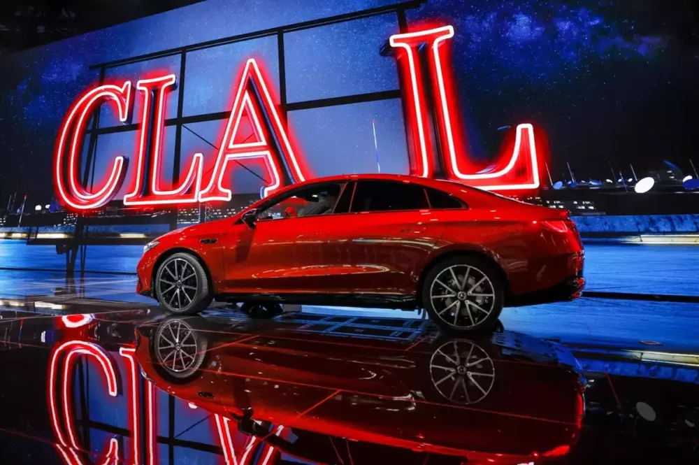 mercedes-benz-cla-l-b48f Phiên bản kéo dài của Mercedes-Benz CLA sắp bán tại Việt Nam bị tạm dừng sản xuất vì doanh số thấp - Ảnh 2.