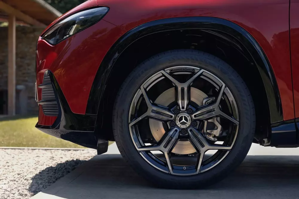 mercedes-benz-gla-2027-11-7694 Mercedes-Benz GLA 2027 dùng mâm có đường kính lớn nhất là 20 inch
