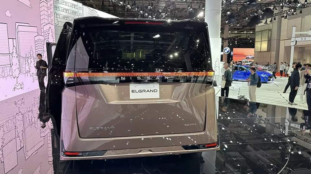 nissan-elgrand-2027-4-7421 Nissan Elgrand 2027 được lên lịch ra mắt Đông Nam Á, đối đầu "chuyên cơ mặt đất" Toyota Alphard - Ảnh 3.
