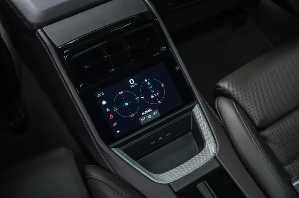 porsche-panamera-4-6b64