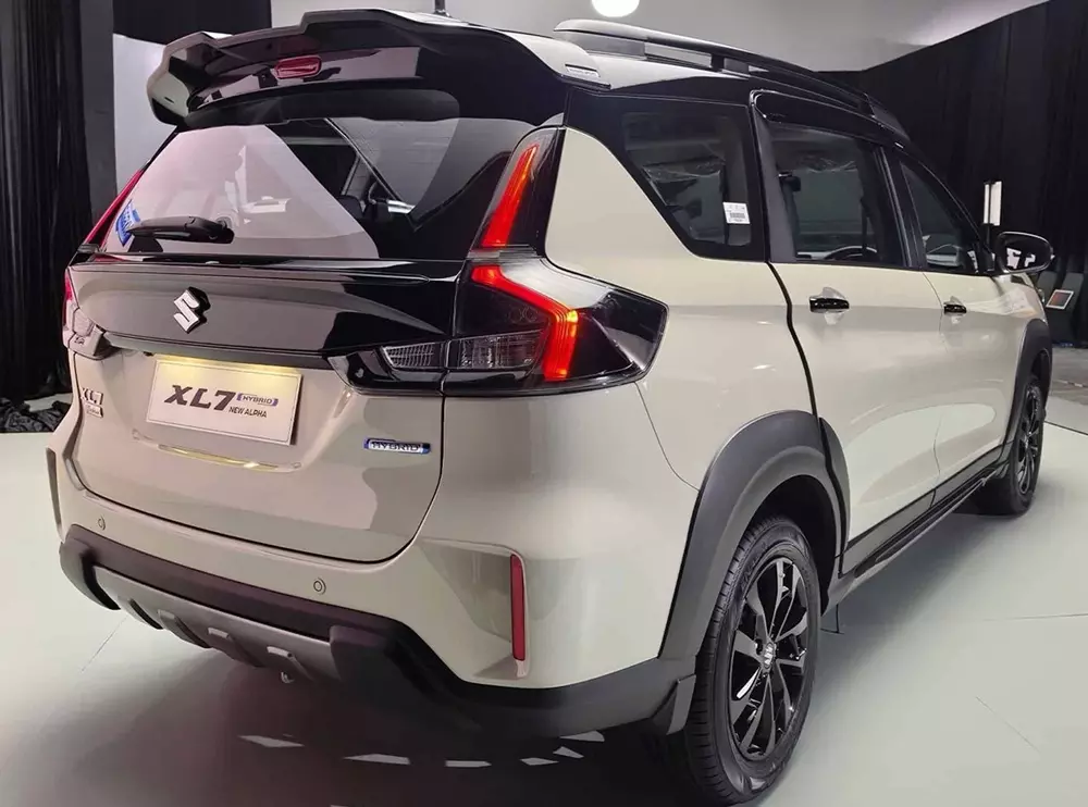 suzuki-xl7-2027-8-2b0e Suzuki XL7 bản nâng cấp lộ hoàn toàn thiết kế ngoại thất trước khi ra mắt trong tháng này - Ảnh 5.