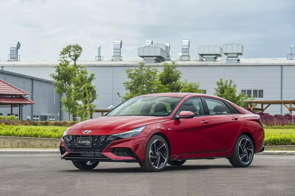 top-10-mau-o-to-ban-kem-nhat-viet-nam-thang-6-2026-4b6f Hyundai Elantra