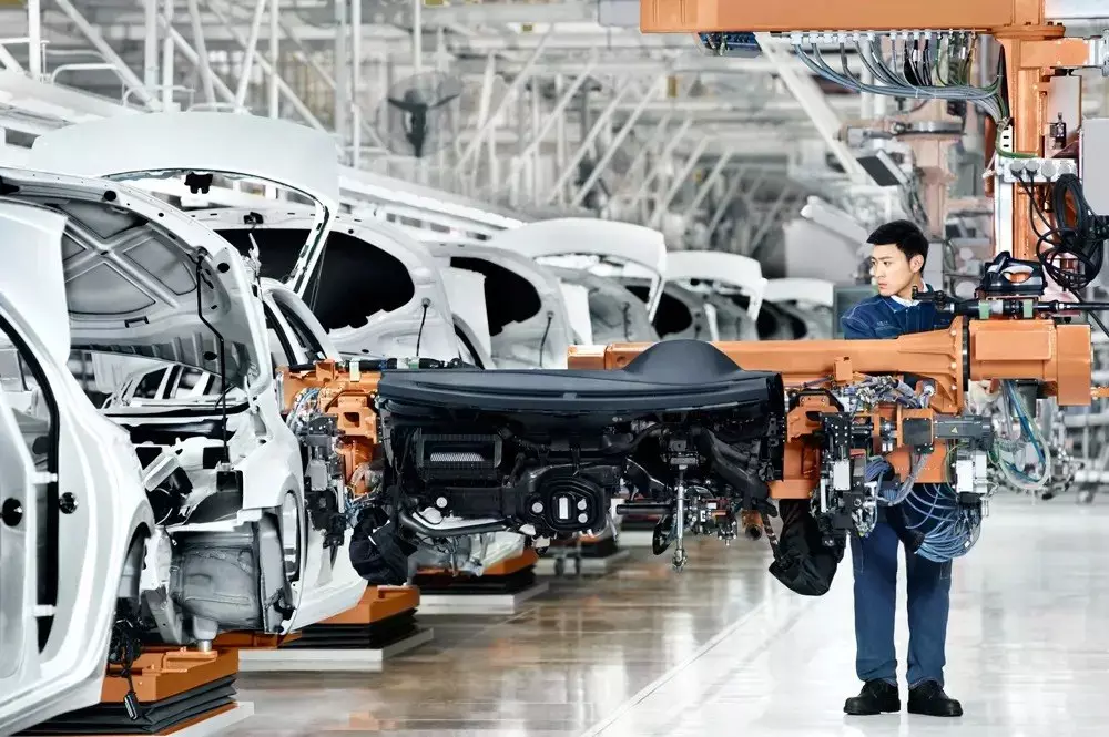 volkswagen-1-7e3e Khách hàng mua Viloran, Teramont X, Teramont President và Teramont Pro/Pro Max sẽ được tặng chuyến tham gian nhà máy SAIC-Volkswagen tại Trung Quốc