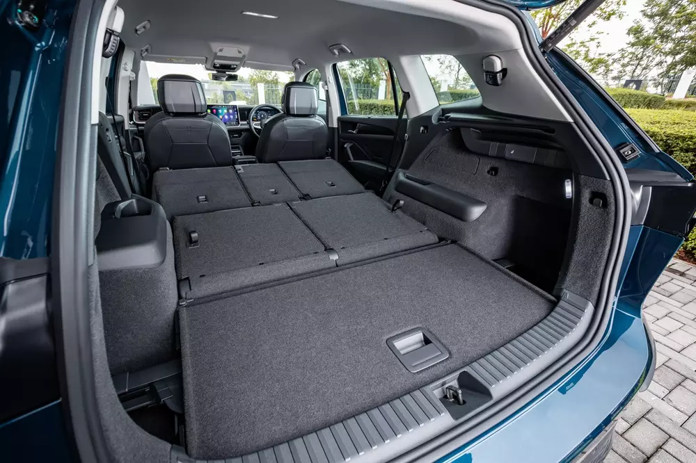 volkswagen-tayron-elegance-3-e667 2 hàng ghế sau của Volkswagen Tayron gập xuống, tăng dung tích khoang hành lý