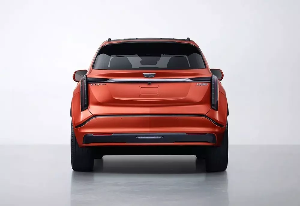 Khu vực phía sau của Cadillac XT5 2027 có thiết kế gọn gàng hơn