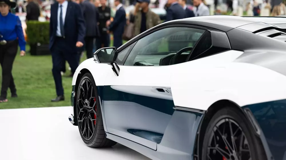 lamborghini-temerario-tricolore-3e31 Siêu xe Lamborghini Tricolore trở lại sau 15 năm vắng bóng với sức mạnh gần gấp đôi - Ảnh 2.