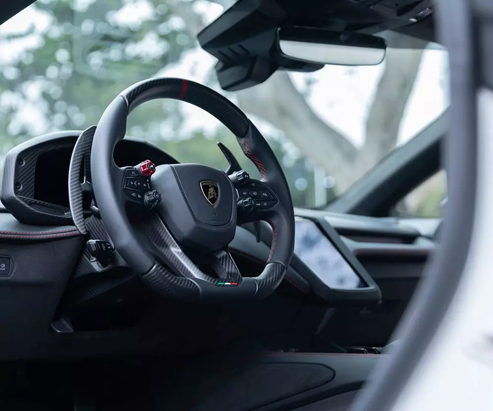 lamborghini-temerario-tricolore-7-5352 Siêu xe Lamborghini Tricolore trở lại sau 15 năm vắng bóng với sức mạnh gần gấp đôi - Ảnh 6.