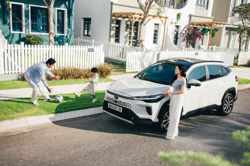 Chỉ 3,6 lít xăng/100km, mẫu CUV gầm cao này đang được khách hàng Việt săn đón vì tiết kiệm và hiệu quả- Ảnh 1.