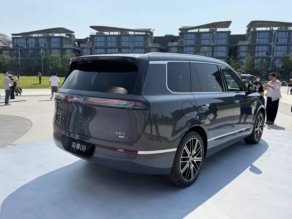 byd-sealion-08-6-facf Ngắm hình ảnh "bằng xương, bằng thịt" của BYD Sealion 08 - SUV cỡ lớn mới được bán ra thị trường - Ảnh 4.