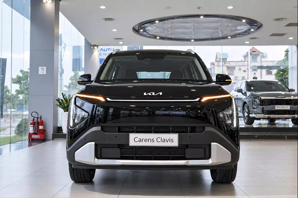 Ngắm hình ảnh "bằng xương, bằng thịt" của Kia Carens Clavis tại đại lý Việt: thiết kế mới, trang bị "xịn" hơn - Ảnh 3.