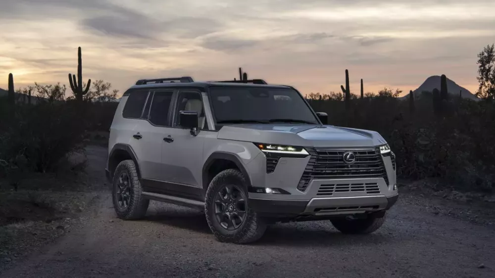 SUV hạng sang Lexus GX 2027 trình làng, thêm trang bị và tăng giá mạnh - Ảnh 1.