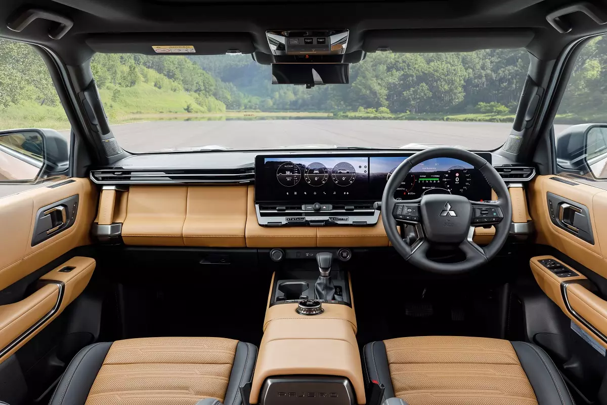 Khoang nội thất 7 chỗ của All-new Pajero.