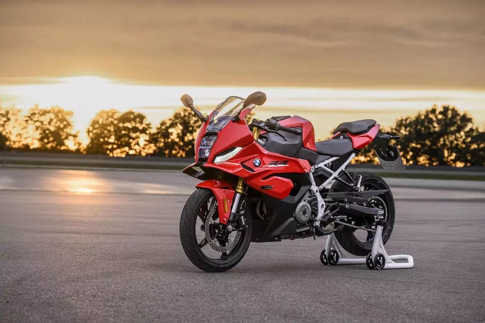 bmw-f-450-rr-3-173b BMW F 450 RR ra mắt như phiên bản thu nhỏ và giá rẻ của "cá mập" S 1000 RR - Ảnh 2.
