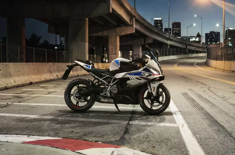 bmw-f-450-rr-5-3824 BMW F 450 RR ra mắt như phiên bản thu nhỏ và giá rẻ của "cá mập" S 1000 RR - Ảnh 5.