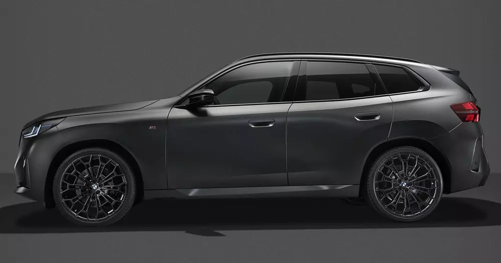 bmw-x3-m50-xdrive-2027-2-d242 BMW X3 M50 xDrive 2027 được bổ sung gói Black Package
