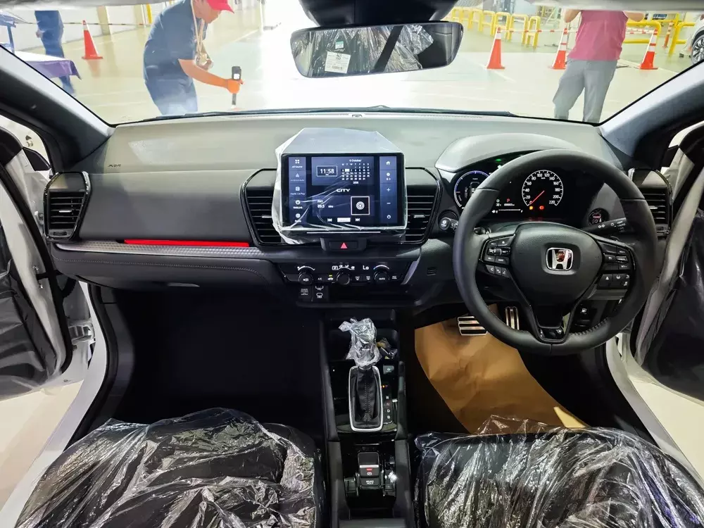 honda-city-hatchback-2026-1-ec41 Honda City Hatchback 2026 chính thức ra mắt với giá cao hơn phiên bản sedan, trang bị tương tự - Ảnh 6.