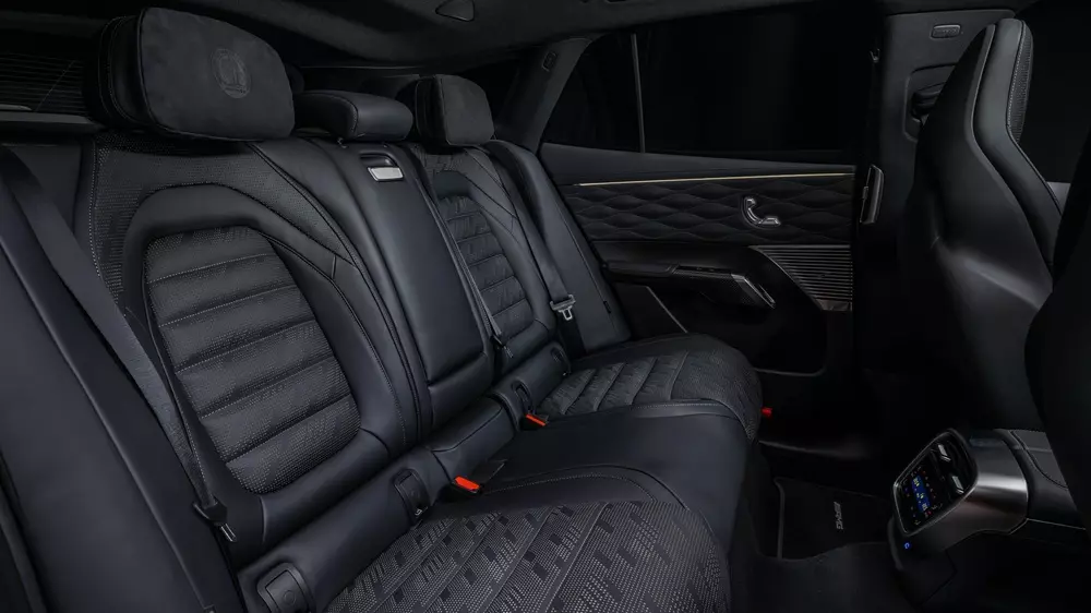 Mercedes-AMG GT SUV được trang bị hàng ghế sau rộng rãi