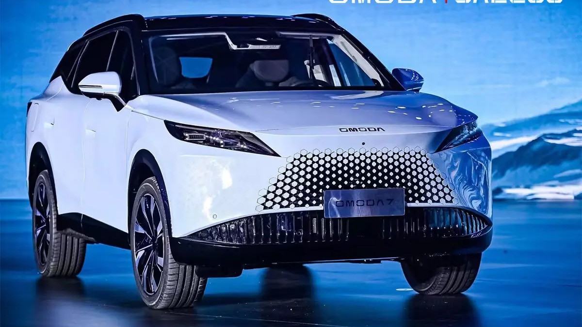 Omoda C7 HEV ra mắt, trở thành xe hybrid đầu tiên dùng pin 5 kWh, rộng cửa về Việt Nam