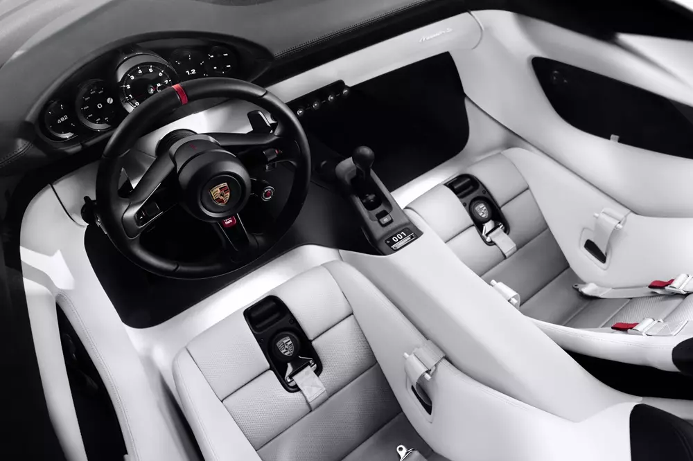 porsche-mission-s-9-cfea Porsche Mission S được trang bị ghế và dây đai an toàn theo phong cách xe đua